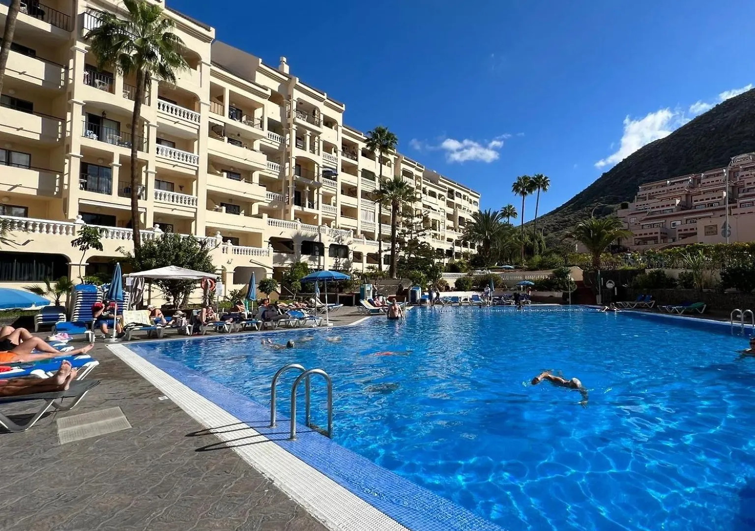 Bright Studio With Pool & Garden View Ref C014 Los Cristianos  Appartamento Los Cristianos (Tenerife)